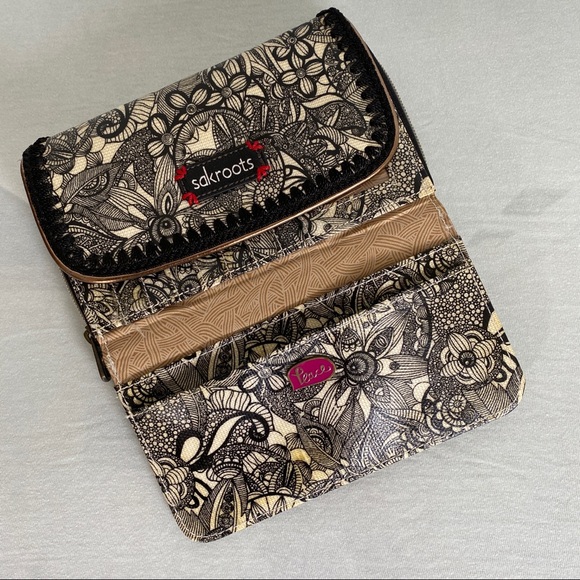 Sakroots Ultimate Storage Wallet - Picture 5 of 12